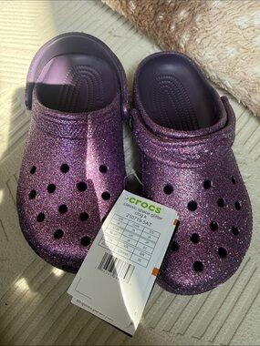 NEW CROCS Kids' Classic Glitter Clog — Sparkling Purple 4